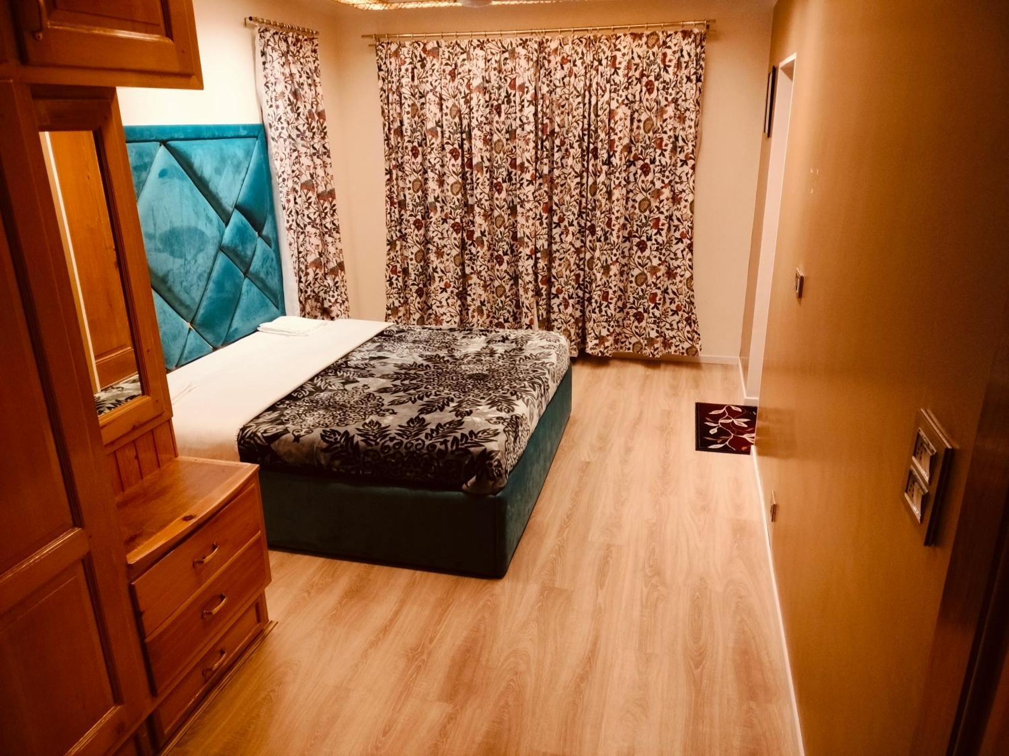 New Zamrood Holiday Home Srīnagar Zewnętrze zdjęcie